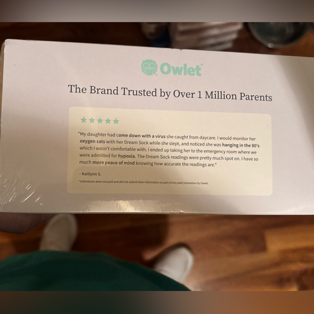 Owlet Dream Sock Baby Monitor in Light Green - Picture 4 of 5